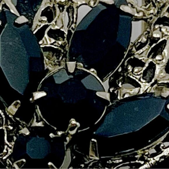 Vintage‎ silver and stone floral brooch approximately 3 inches - Picture 2 of 3